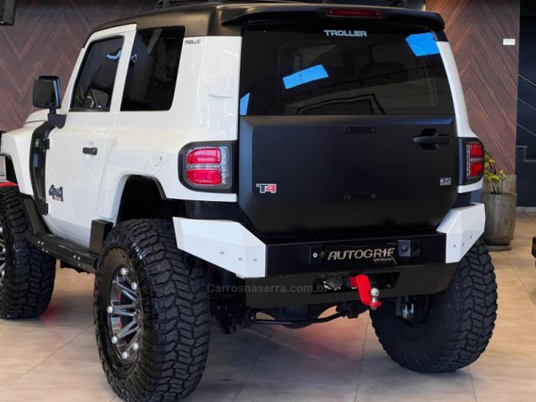 TROLLER - T4 - 2015/2015 - Branca - R$ 169.900,00