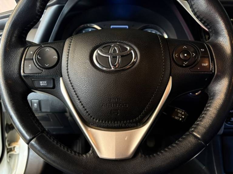 TOYOTA - COROLLA - 2019/2019 - Branca - R$ 105.900,00