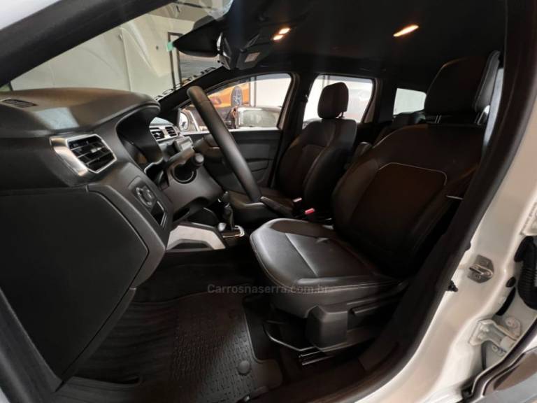 RENAULT - DUSTER - 2024/2024 - Branca - R$ 109.900,00