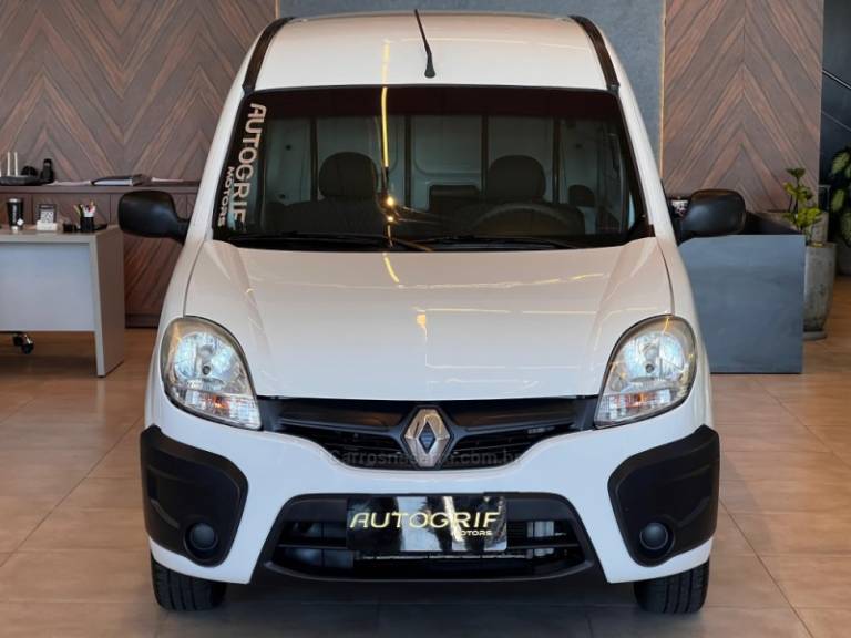 RENAULT - KANGOO - 2015/2016 - Branca - R$ 47.900,00
