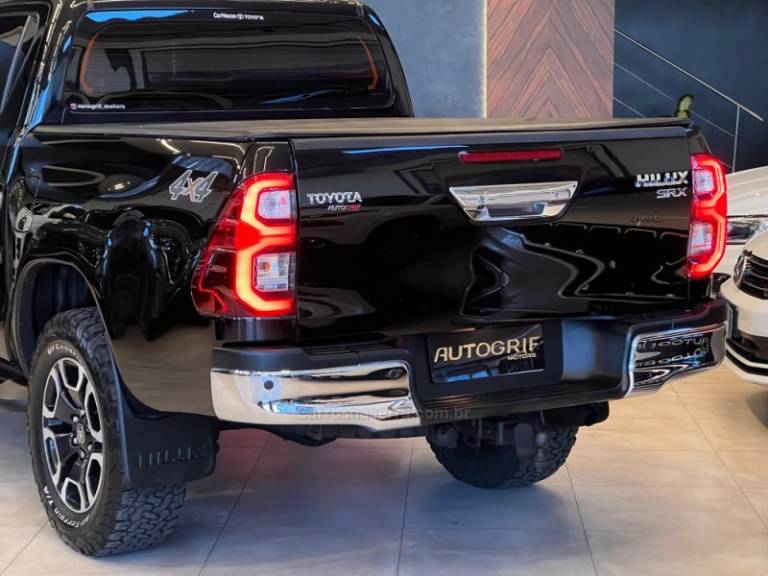 TOYOTA - HILUX - 2021/2021 - Preta - R$ 244.900,00