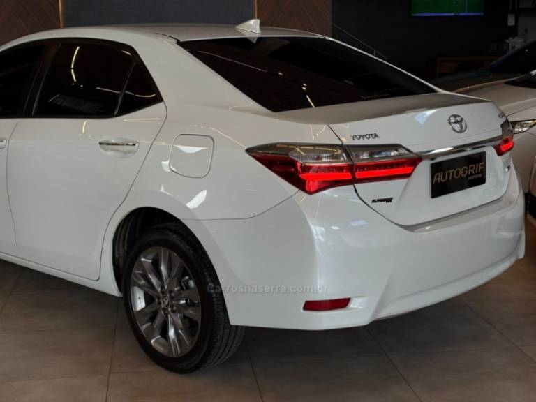 TOYOTA - COROLLA - 2019/2019 - Branca - R$ 105.900,00