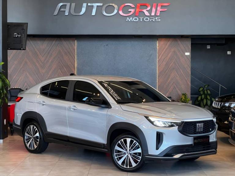 FIAT - FASTBACK - 2023/2024 - Prata - R$ 118.900,00
