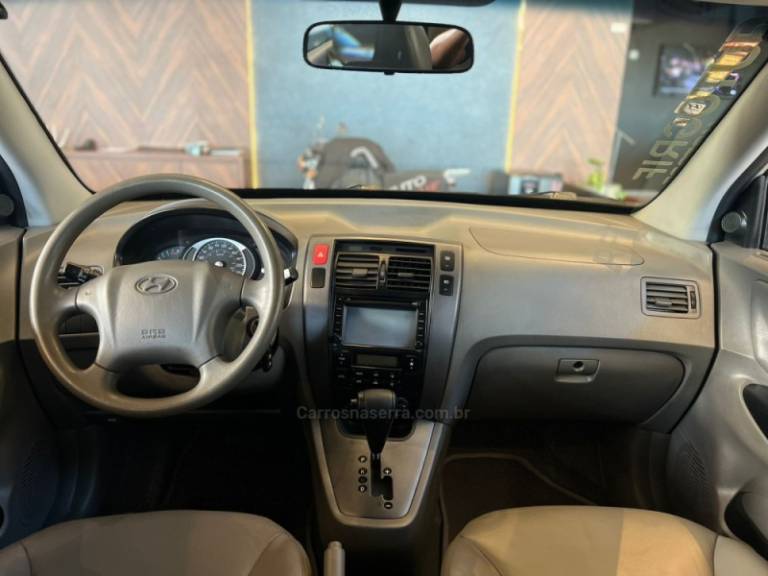 HYUNDAI - TUCSON - 2012/2013 - Prata - R$ 41.900,00