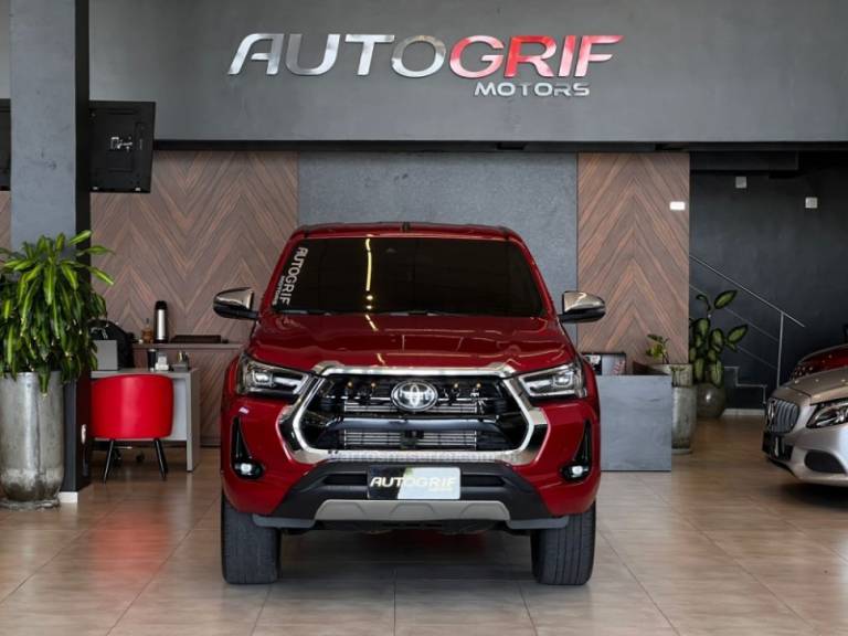 TOYOTA - HILUX - 2021/2021 - Vermelha - R$ 244.900,00