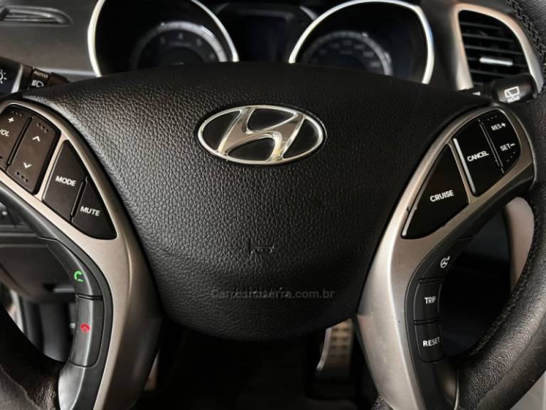 HYUNDAI - I30 - 2015/2016 - Prata - R$ 84.900,00