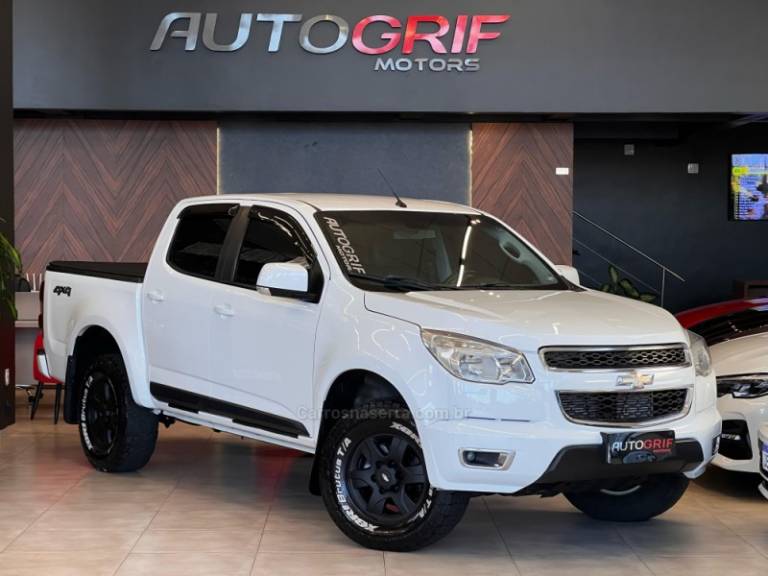 CHEVROLET - S10 - 2013/2014 - Branca - R$ 109.900,00