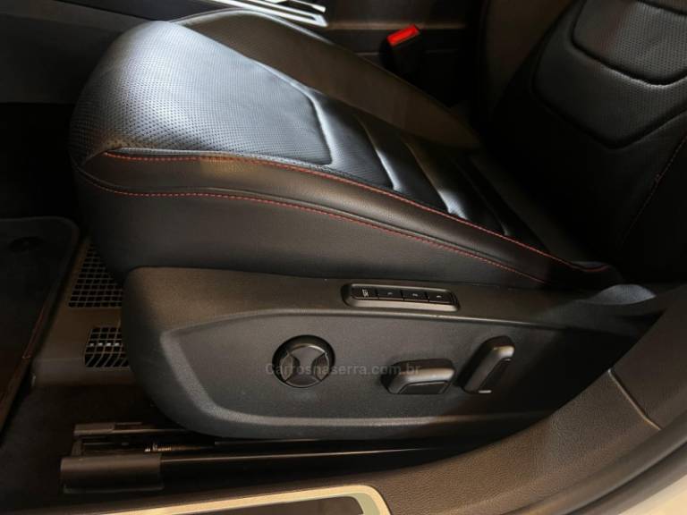 VOLKSWAGEN - JETTA - 2019/2019 - Branca - R$ 163.900,00