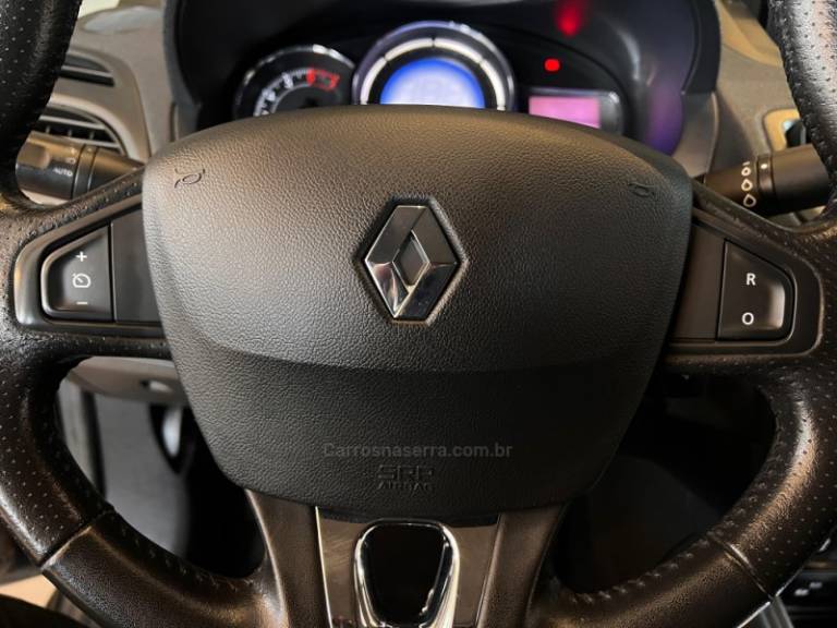 RENAULT - FLUENCE - 2017/2018 - Preta - R$ 61.900,00