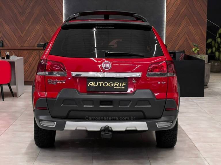 FIAT - PALIO - 2015/2015 - Vermelha - R$ 49.900,00