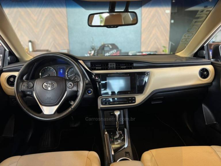 TOYOTA - COROLLA - 2018/2018 - Branca - R$ 108.900,00