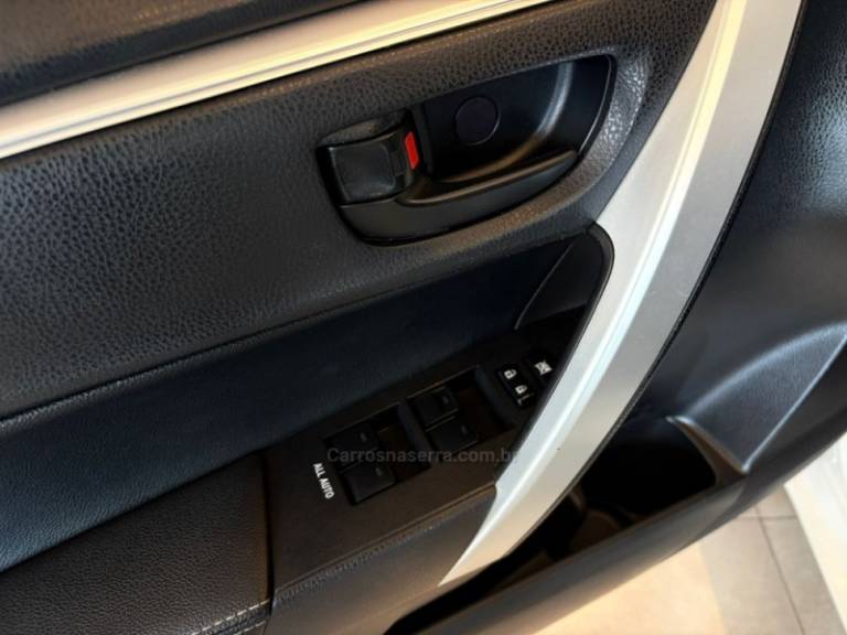 TOYOTA - COROLLA - 2019/2019 - Branca - R$ 105.900,00