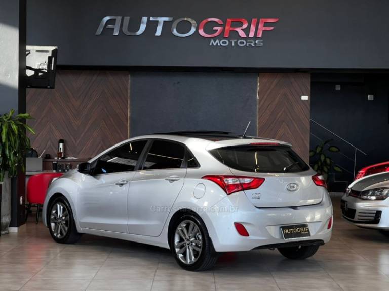HYUNDAI - I30 - 2015/2016 - Prata - R$ 84.900,00