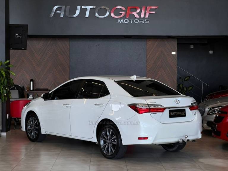 TOYOTA - COROLLA - 2018/2018 - Branca - R$ 108.900,00