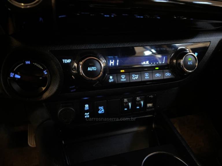 TOYOTA - HILUX - 2021/2021 - Preta - R$ 244.900,00