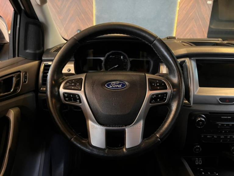 FORD - RANGER - 2019/2019 - Branca - R$ 155.900,00