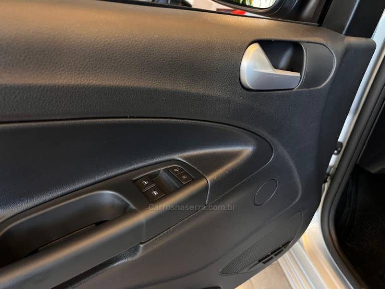 VOLKSWAGEN - SAVEIRO - 2025/2025 - Prata - R$ 105.900,00