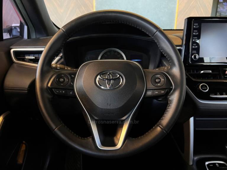 TOYOTA - COROLLA - 2021/2022 - Prata - R$ 138.900,00