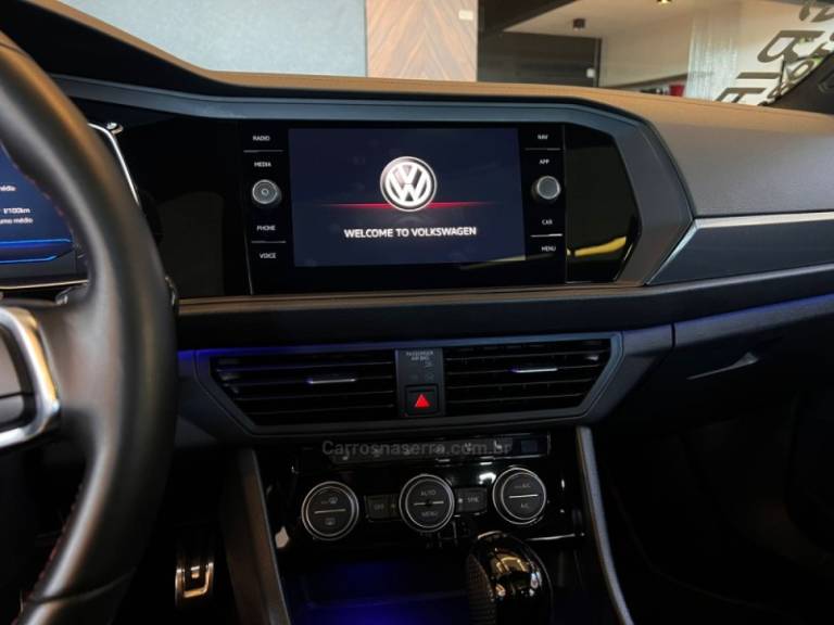 VOLKSWAGEN - JETTA - 2019/2020 - Branca - R$ 164.900,00