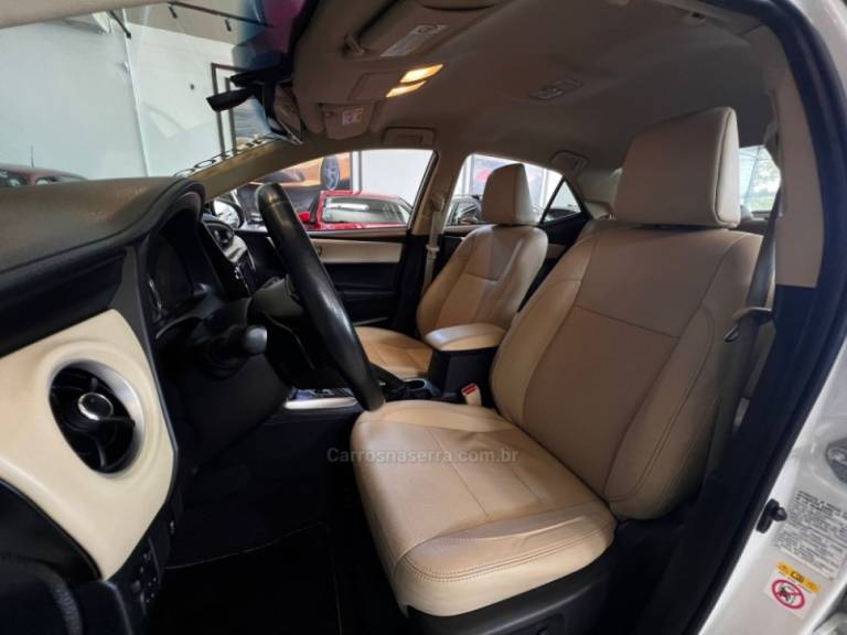 TOYOTA - COROLLA - 2018/2018 - Branca - R$ 108.900,00