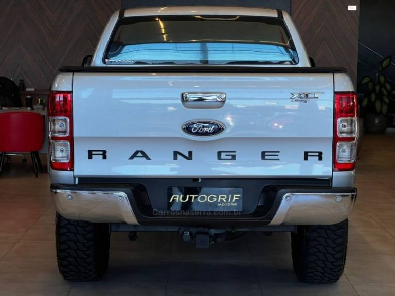 FORD - RANGER - 2015/2015 - Prata - R$ 118.900,00