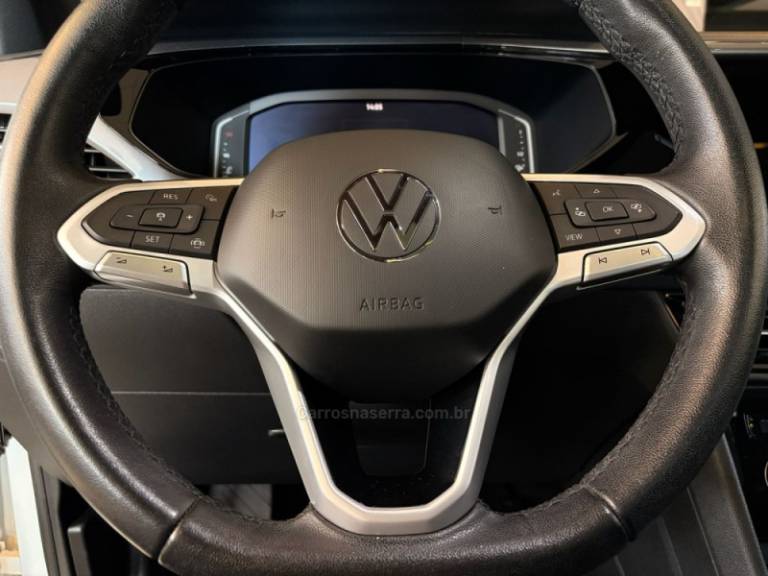VOLKSWAGEN - TAOS - 2021/2022 - Branca - R$ 143.900,00