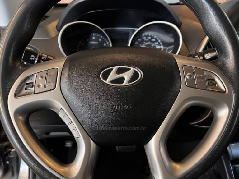 HYUNDAI - IX35 - 2016/2016 - Cinza - R$ 79.900,00