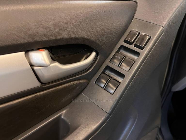 CHEVROLET - S10 - 2013/2014 - Branca - R$ 109.900,00