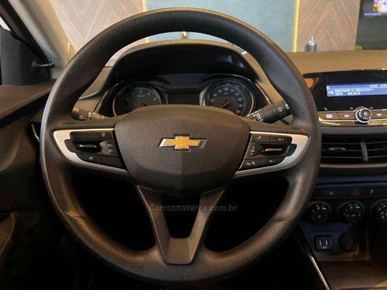 CHEVROLET - ONIX - 2021/2022 - Branca - R$ 69.900,00