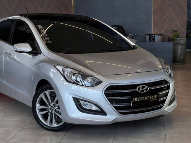 HYUNDAI - I30 - 2015/2016 - Prata - R$ 84.900,00