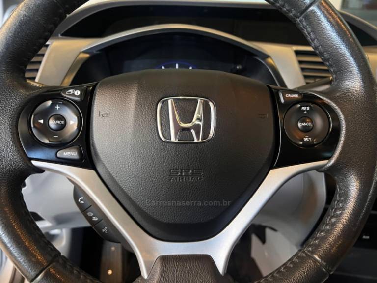 HONDA - CIVIC - 2013/2014 - Prata - R$ 79.900,00