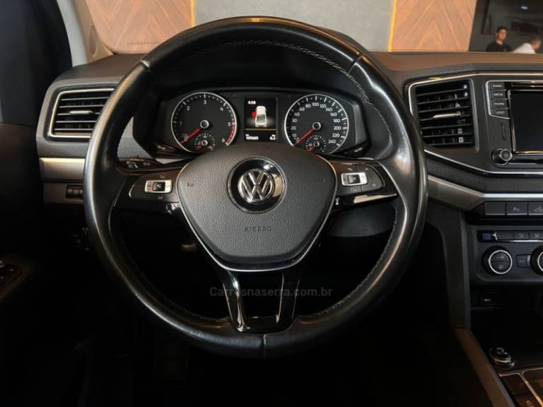 VOLKSWAGEN - AMAROK - 2022/2022 - Prata - R$ 185.900,00