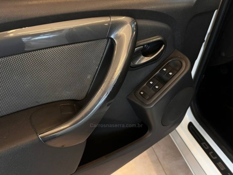 RENAULT - DUSTER - 2012/2013 - Branca - R$ 55.900,00