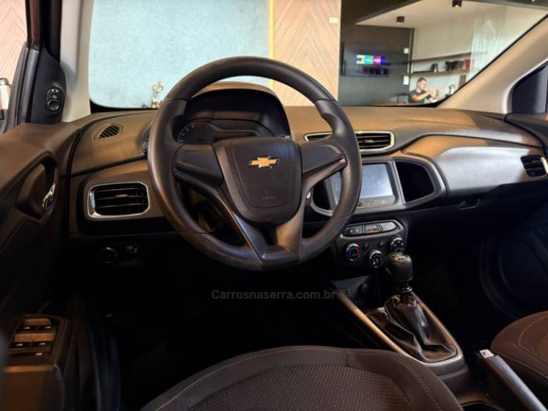 CHEVROLET - ONIX - 2014/2014 - Preta - R$ 51.900,00