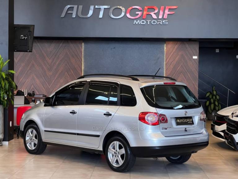 VOLKSWAGEN - SPACEFOX - 2010/2010 - Prata - R$ 35.900,00