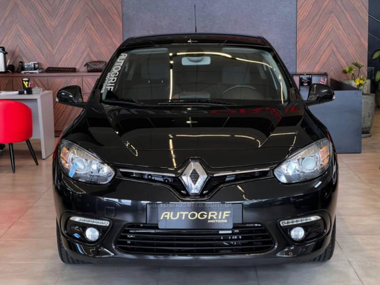 RENAULT - FLUENCE - 2017/2018 - Preta - R$ 61.900,00