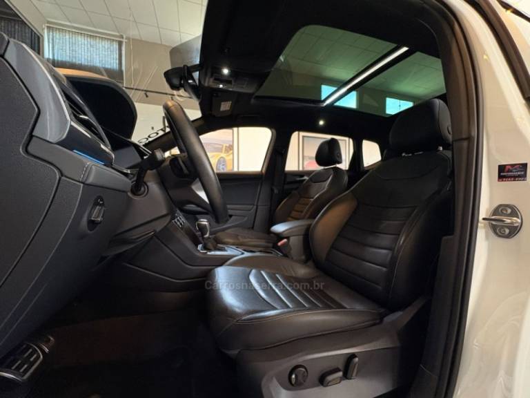 VOLKSWAGEN - TAOS - 2021/2022 - Branca - R$ 143.900,00
