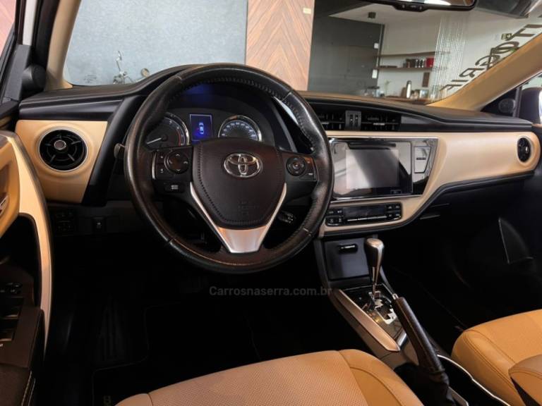 TOYOTA - COROLLA - 2018/2018 - Branca - R$ 108.900,00