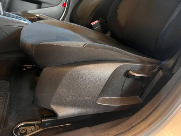 FORD - FIESTA - 2018/2018 - Branca - R$ 59.900,00