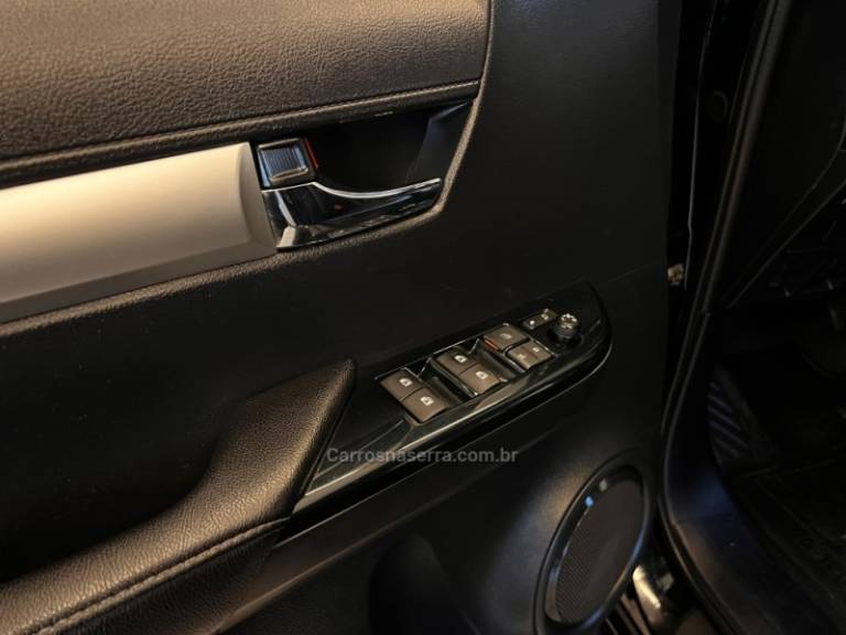 TOYOTA - HILUX - 2021/2021 - Preta - R$ 239.900,00