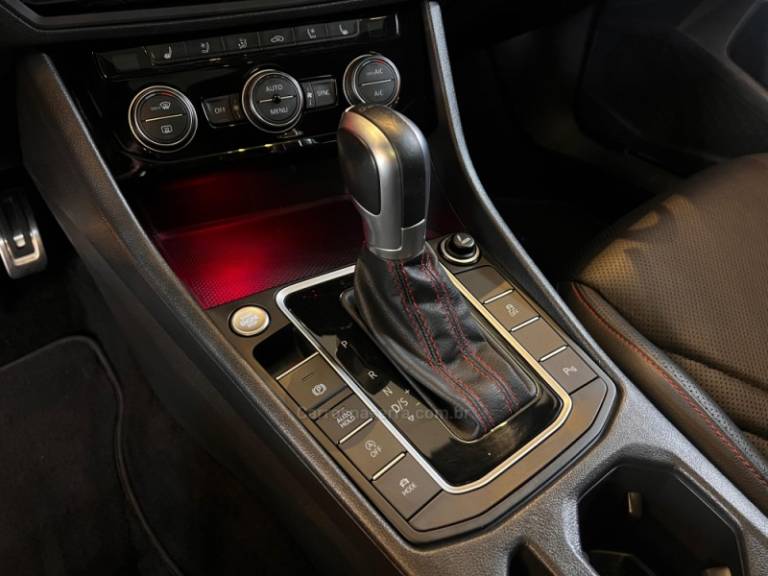 VOLKSWAGEN - JETTA - 2019/2019 - Branca - R$ 163.900,00