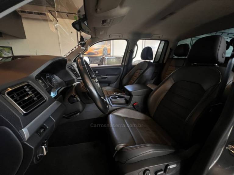 VOLKSWAGEN - AMAROK - 2022/2022 - Prata - R$ 185.900,00