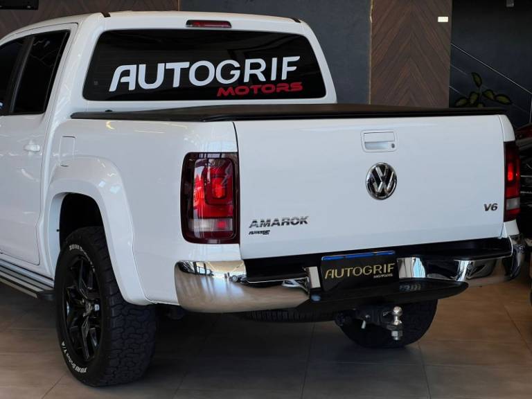 VOLKSWAGEN - AMAROK - 2022/2023 - Branca - R$ 208.900,00