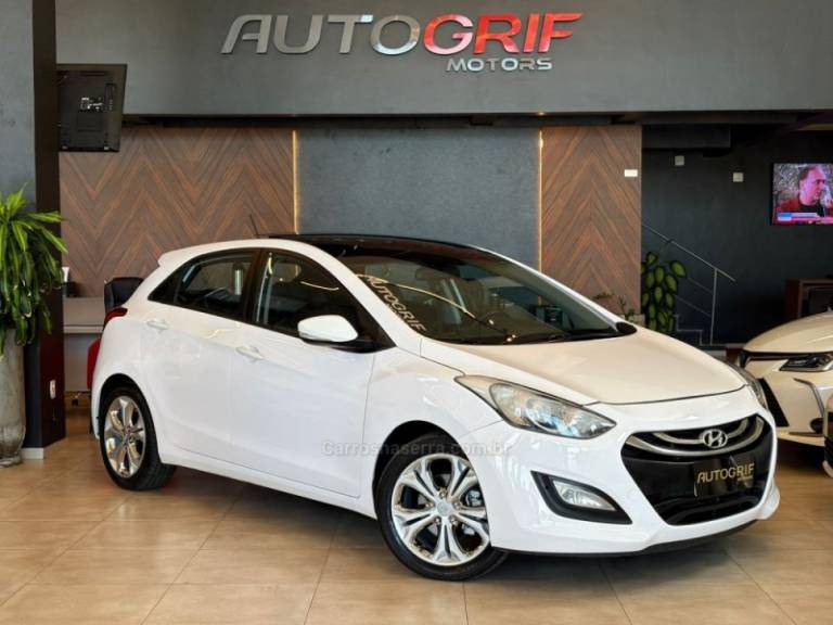 HYUNDAI - I30 - 2015/2015 - Branca - R$ 74.900,00