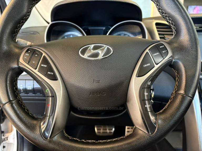 HYUNDAI - I30 - 2015/2015 - Branca - R$ 74.900,00