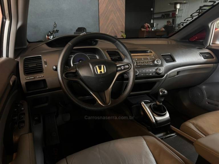 HONDA - CIVIC - 2009/2009 - Prata - R$ 48.900,00
