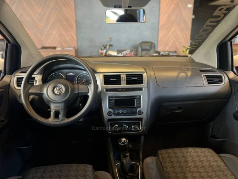 VOLKSWAGEN - FOX - 2015/2015 - Branca - R$ 43.900,00