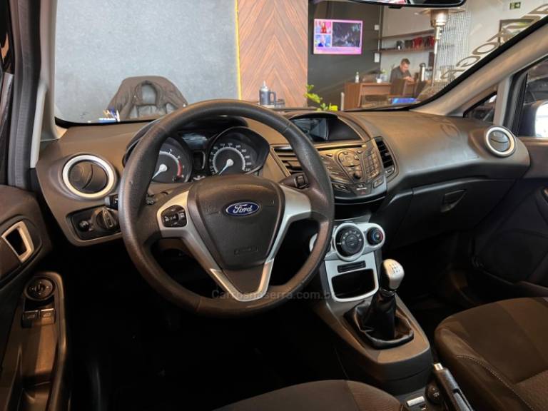FORD - FIESTA - 2018/2018 - Preta - R$ 55.900,00
