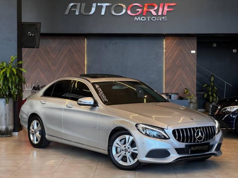MERCEDES-BENZ - C 250 - 2017/2018 - Prata - R$ 154.900,00