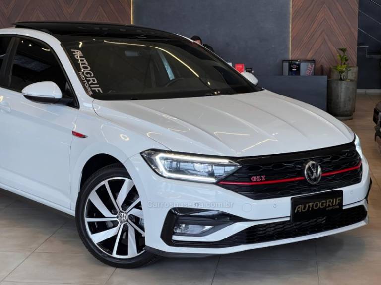 VOLKSWAGEN - JETTA - 2019/2019 - Branca - R$ 163.900,00
